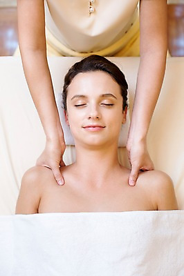 포토 JPG 서양인 외국인 백인 해외기획촬영 우먼라이프 라이프스타일 여자 휴식 실내 2014년태국 미소 사람 상반신 성인 두명 앞모습 30대 수건 눕기 눈감음 스파 침대 마사지 편안함 어깨 의료성형뷰티 여자만 성인여자만 장년만 장년여자만 성인만 국내포토 뷰포인트 가구 컨셉 모션 표정 인종 내부 생활 신체부위 장년 위생용품 감각 파일형식