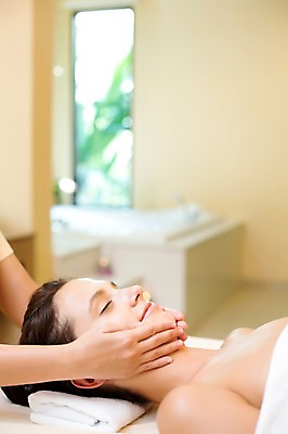 포토 JPG 서양인 외국인 백인 해외기획촬영 우먼라이프 라이프스타일 여자 휴식 실내 2014년태국 미소 사람 손짓 상반신 성인 두명 옆모습 신체부위 30대 눕기 눈감음 스파 침대 마사지 편안함 팔 의료성형뷰티 여자만 성인여자만 장년만 장년여자만 성인만 국내포토 뷰포인트 가구 컨셉 모션 표정 인종 내부 생활 장년 감각 파일형식