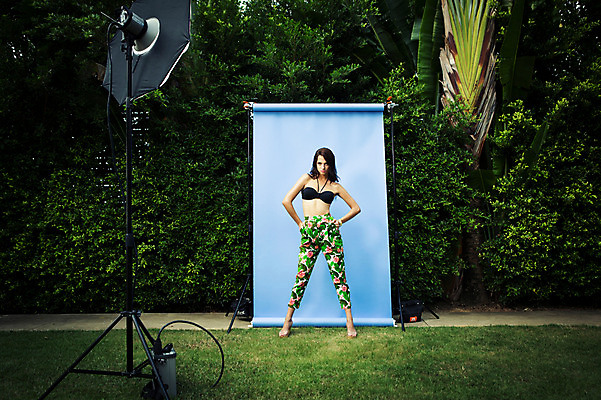 포토 JPG 주간 전신 서양인 외국인 백인 해외기획촬영 우먼라이프 라이프스타일 여자 허리손 모션 조명 2014년태국 한명 서기 사람 성인 야외 앞모습 30대 비키니 섹시 자신감 풀 숲 유혹 촬영장비 성인여자한명만 장년만 장년여자만 장년여자한명만 국내포토 자연요소 식물 1 수영복 감정 뷰포인트 포즈 컨셉 인종 생활 장년 도구 여자만 여자한명만 성인여자만 성인만 파일형식