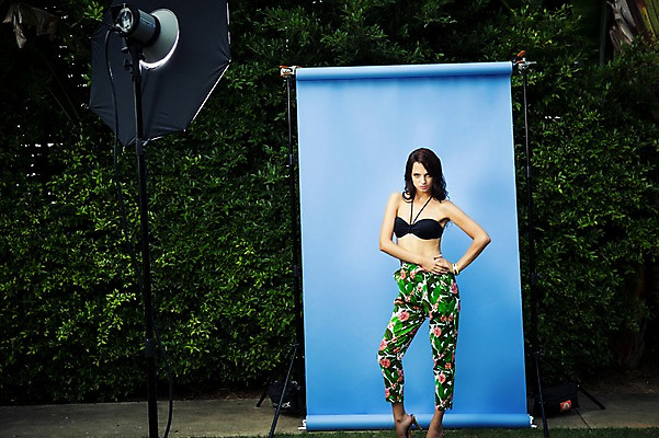 포토 JPG 주간 전신 서양인 외국인 백인 해외기획촬영 우먼라이프 라이프스타일 여자 허리손 모션 조명 2014년태국 한명 서기 사람 성인 야외 앞모습 30대 비키니 섹시 자신감 풀 숲 유혹 촬영장비 성인여자한명만 장년만 장년여자만 장년여자한명만 국내포토 자연요소 식물 1 수영복 감정 뷰포인트 포즈 컨셉 인종 생활 장년 도구 여자만 여자한명만 성인여자만 성인만 파일형식