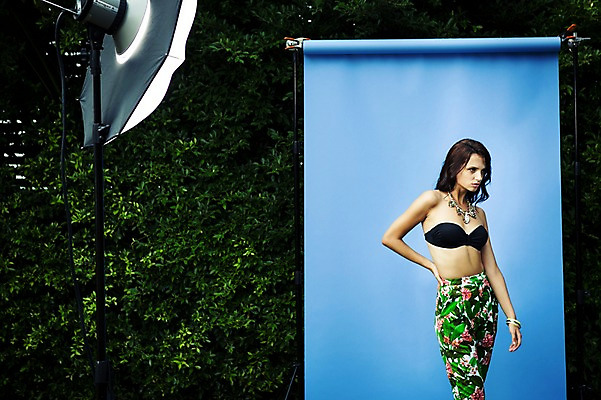 포토 JPG 주간 서양인 외국인 백인 해외기획촬영 우먼라이프 라이프스타일 응시 여자 허리손 모션 조명 2014년태국 한명 서기 사람 성인 야외 옆모습 30대 비키니 섹시 자신감 풀 유혹 촬영장비 성인여자한명만 장년만 장년여자만 장년여자한명만 국내포토 자연요소 식물 1 시선 수영복 감정 뷰포인트 포즈 컨셉 인종 생활 장년 도구 여자만 여자한명만 성인여자만 성인만 파일형식