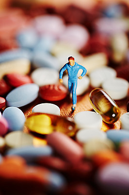 포토 JPG 스튜디오촬영 백그라운드 의학 사람없음 아웃포커스 치료 알약 약 미니어처 오브젝트 국내포토 촬영기법 실내 모형 파일형식