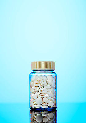 포토 JPG 스튜디오촬영 백그라운드 의학 사람없음 치료 약 병 오브젝트 국내포토 식기 실내 파일형식