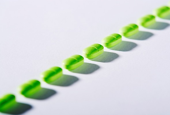 포토 JPG 스튜디오촬영 백그라운드 의학 사람없음 치료 알약 약 오브젝트 국내포토 실내 파일형식