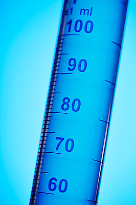 포토 JPG 스튜디오촬영 백그라운드 의학 실험기구 근접촬영 사람없음 치료 스포이트 오브젝트 국내포토 뷰포인트 과학 실내 피펫 파일형식