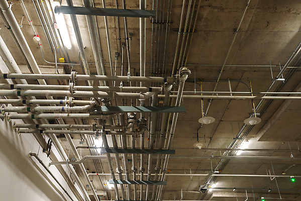 포토 JPG 해외이미지 산업 선 사람없음 빛 상자 금속 에너지 전선 업무 보호 발굴 천장 튜브 지하 철강 해외202004 해외포토 컨셉 재질 작업 파일형식 이미지허브