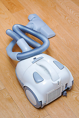 포토 JPG 해외이미지 가사 가정 바닥 주택 실내 사람없음 내부 목재 기계 방 장비 흰색 공구 업무 바퀴 핥기 널 핸들 청소 서비스 먼지 튜브 리빙 청소부 쓸기 정리함 진공 파케트 해외202004 해외포토 나무 직업 컬러 재료 모션 건물 도구 작업 파일형식 이미지허브