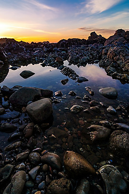 포토 JPG 해외이미지 구름 호수 파도 바다 섬 여행 백그라운드 자연 하늘 풍경 사람없음 야외 물 여름 파란색 컬러풀 일출 황혼 일몰 새벽 바위 저녁 장면 수평선 해외202004 해외포토 자연요소 계절 컬러 노을 돌_바위 야간 생태계 파일형식 이미지허브