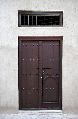 포토 JPG 해외이미지 벽 백그라운드 건축양식 날씨 주택 사람없음 건물 목재 문 묘사 대문 옛날 중고 파멸 해외202004 해외포토 나무 건축물 건축 컨셉 재료 파일형식 소멸 이미지허브