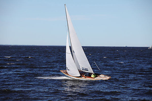 포토 JPG 해외이미지 밧줄 스포츠 파도 바다 여행 포즈 요트 모션 성공 바람 항해 안테나 사람없음 물 파란색 자유 수확 흰색 보트 정상 승무원 복고 함선 선원 네비게이션 돛대 레가타 뱃놀이 수평선 해외202004 해외포토 자연요소 직업 줄 컬러 컨셉 농업 배_교통 통신 날씨 전통놀이 파일형식 이미지허브