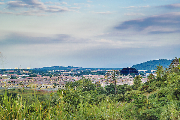 포토 JPG 해외이미지 외관 선 건축양식 교실 자연 지붕 아파트 주택 안테나 풍경 사람없음 건물 미국 재산 중앙 커뮤니티 에콰도르 연립주택 이웃 남쪽 교외 줄서기 해외202004 해외포토 건축물 교육 건축 북아메리카 통신 학교 모션 금융 남아메리카 방향 생태계 파일형식 이미지허브