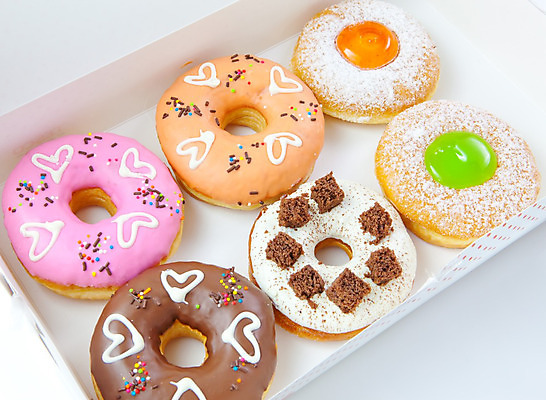 포토 JPG 해외이미지 음식 분홍색 다이어트 디저트 사람없음 상자 컬러풀 케이크 초콜릿 얼음 검은색 여러개 빵집 튀김 흰색 대접 신선 반지 원형 닫기 도넛 달콤 맛 아침식사 설탕 굽기 먹기 뿌리기 크림 모음 반투명 페스츄리 해로움 많음 해외202004 해외포토 자연요소 도형 빵 컬러 다수 컨셉 장신구 모션 건강 한글 상점 식사 구이 파일형식 이미지허브