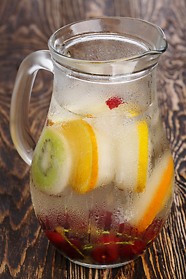 포토 JPG 해외이미지 음료 과일 사람없음 목재 냉동 조끼 항아리 체리 유리주전자 해외202004 해외포토 나무 재료 유리 주전자 외투 도자기 파일형식 이미지허브