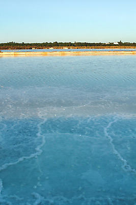 포토 JPG 해외이미지 호수 사람없음 물 파란색 태양 침묵 연못 투명 포르투갈 소금 결정체 인공 해외202004 해외포토 자연요소 유럽 컬러 소리 파일형식 이미지허브