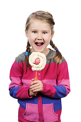 포토 JPG 해외이미지 백인 1 손 여자 행복 얼굴 어린이 음식 막대사탕 사탕 한명 미소 웃음 사람 유치원 소용돌이 흰색 잡기 막대기 달콤 작음 설탕 먹기 상쾌 꼬리 고립 천진난만 해외202004 해외포토 서양인 교육 감정 컬러 컨셉 모션 디저트 표정 신체부위 회오리 맛 크기 파일형식 이미지허브