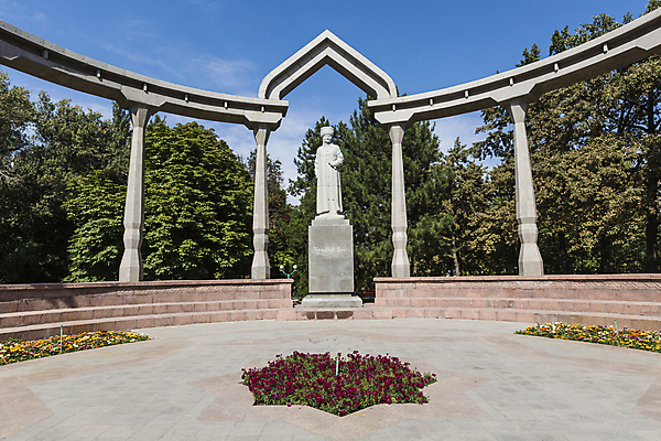포토 JPG 해외이미지 아시아 여행 건축양식 사람없음 건물 조각상 여행객 도시 심볼 리더 박물관 군용 정사각형 천연기념물 공화국 소비에트 전국 키르기스스탄 해외202004 해외포토 도형 건축물 건축 나라 군대 사람 조형물 중앙아시아 파일형식 이미지허브