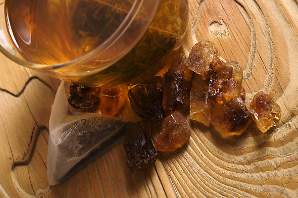 포토 JPG 해외이미지 티타임 실내 사람없음 찻잔 나무바닥 티백 흑설탕 해외202004 해외포토 휴식 잔 바닥 내부 차_음료 설탕 파일형식 이미지허브