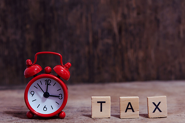 포토 JPG 해외이미지 계절 백그라운드 컨셉 돈 비즈니스 텍스트 탁자 사람없음 목재 금융 펜 달러 자료 저축 계산기 시간 계획 주식 4월 분석 서식 문서 파일 투자 회계 빚 경영 세금 수입 예산 적자 정부 환불 회계사 과세 카피스페이스 해외202004 해외포토 나무 직업 가구 재료 문구용품 경제 필기구 공백 장비 날짜 재산 파일형식 이미지허브