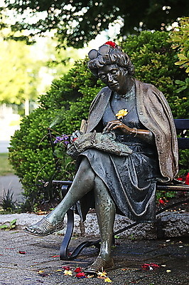 포토 JPG 해외이미지 계절 공원 여행 잎 휴식 사람 사람없음 야외 초록색 여름 도시풍경 햇빛 조각상 정원 맑음 침묵 봄 도시 조경 천연기념물 해외202004 해외포토 식물 공공시설 컬러 컨셉 날씨 풍경 태양 조형물 소리 파일형식 이미지허브