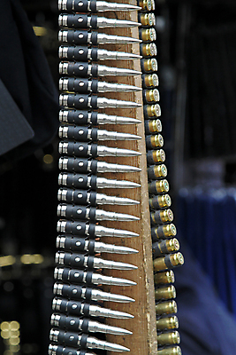 포토 JPG 해외이미지 무기 사람없음 장비 벨트 잡지 군용 전쟁 총알 해외202004 해외포토 잡화 군대 간행물 파일형식 이미지허브