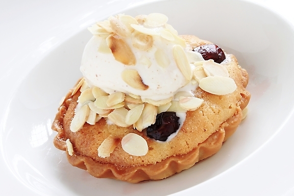 포토 JPG 해외이미지 전통 영어 음식 디저트 사람없음 식사 저녁식사 체리 역사 아몬드 푸딩 점심식사 타르트 해외202004 해외포토 문자 빵 과일 견과류 파이_빵 파일형식 이미지허브