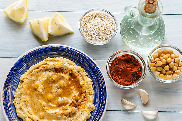 포토 JPG 해외이미지 유리병 실내 마늘 사람없음 하이앵글 레몬 향신료 병아리콩 중동음식 나무배경 해외202004 훔무스 해외포토 음식 뷰포인트 백그라운드 채소 과일 병_용기 콩 내부 향미료 파일형식 이미지허브