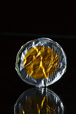 포토 JPG 해외이미지 유럽 컨셉 돈 2 비즈니스 성공 사람없음 금융 경제 빛 동전 저축 유로 원형 변화 시장 재산 황금 은색 주식 심볼 오브젝트 투자 상업 보물 구김 센트 수입 위기 유럽연합 경제학 해외202004 해외포토 도형 교육 나라 컬러 모션 파일형식 이미지허브