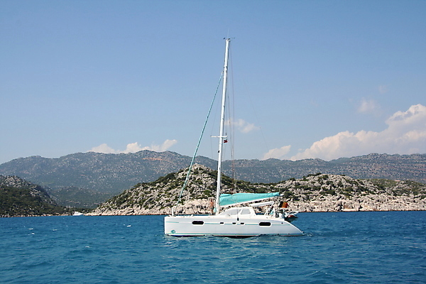 포토 JPG 해외이미지 나무 파도 바다 여행 요트 항해 사람없음 초록색 파란색 지중해 칠면조 산악지대 뱃놀이 해외202004 해외포토 식물 컬러 배_교통 조류 산 전통놀이 파일형식 이미지허브