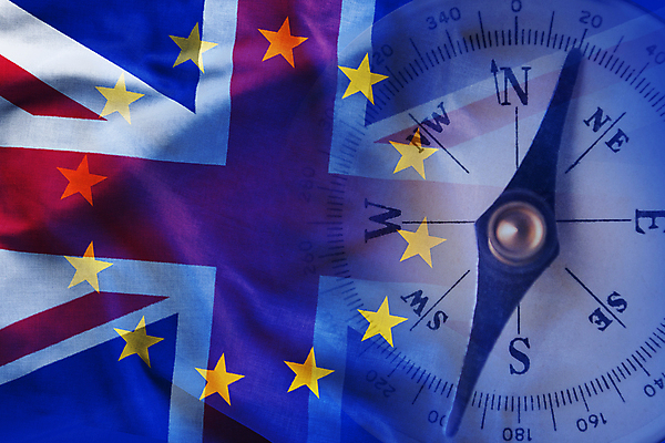 포토 JPG 해외이미지 캠페인 컨셉 미래 출입구 영국 사람없음 가로 거래 깃발 선택 위험 나침반 토론 투표 선거 충돌 방향 심볼 사인 복고 겹침 네비게이션 애국심 의심 국회 왕국 외교 위기 유럽연합 전국 정부 정치 해외202004 해외포토 감정 유럽 민주주의 파일형식 이미지허브