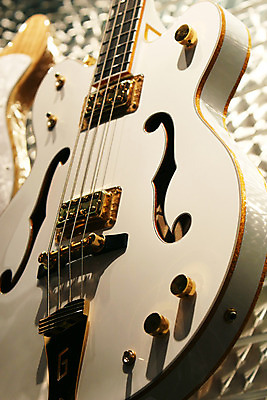 포토 JPG 해외이미지 줄 악기 음악 사람없음 소리 기구 기타 악단 클래식 베이스 해외202004 해외포토 컨셉 현악기 문화예술 파일형식 이미지허브