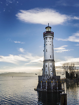 포토 JPG 해외이미지 구름 유럽 호수 바다 시계 건축양식 휴가 산 등대 독일 풍경 사람없음 야외 건물 물 파란색 조각상 탑 항구 깃발 역사 알프스 포트 네비게이션 바이에른 해외202004 해외포토 자연요소 건축물 건축 나라 컬러 교통시설 조형물 파일형식 이미지허브