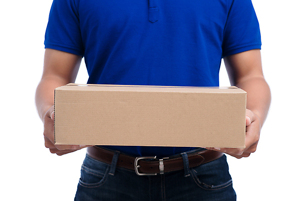 포토 JPG 해외이미지 남자 실내 한명 들기 동양인 상반신 성인 앞모습 택배기사 배달원 배송 택배 흰배경 택배상자 성인남자한명만 해외202004 해외포토 직업 1 뷰포인트 백그라운드 모션 사람 인종 내부 상자 운송업 흰색 남자한명만 성인남자만 파일형식 이미지허브
