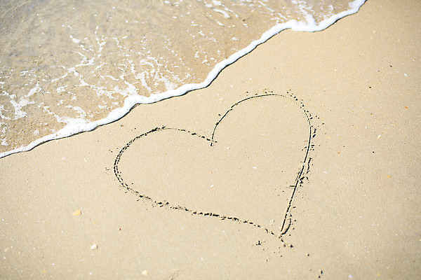 포토 JPG 해외이미지 모양 디자인 계절 여자 모래 파도 바다 여행 백그라운드 컨셉 자연 휴가 휴식 아이디어 따뜻함 발렌타인데이 사랑 풍경 사람없음 야외 물 여름 모래사장 태양 노란색 평화 맑음 거품 꿈 하트 편지 심볼 사인 질감 장면 내추럴 해외202004 해외포토 자연요소 감정 컬러 데이이벤트 날씨 사람 생태계 파일형식 이미지허브