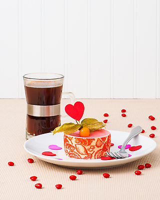 포토 JPG 해외이미지 커피 음식 분홍색 디저트 발렌타인데이 사탕 사랑 사람없음 빨간색 케이크 마음 축하 체리 달콤 굽기 충동구매 배려 특별함 카피스페이스 해외202004 해외포토 감정 음료 컬러 컨셉 과일 데이이벤트 쇼핑 공백 맛 구이 과소비 파일형식 이미지허브