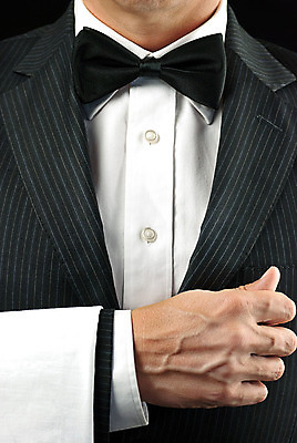 포토 JPG 해외이미지 음식 나비넥타이 한명 정장 턱시도 식당 검은색 식사 저녁식사 고급 우아함 웨이터 서비스 냅킨 서빙 예복 해외202004 해외포토 직업 1 옷 컬러 컨셉 넥타이 사람 상점 파일형식 이미지허브