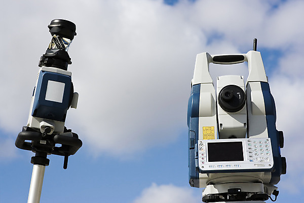 포토 JPG 해외이미지 지도 노동자 안테나 사람없음 야외 탑 추위 작업 엔지니어 측정 지형 노력 삼각대 공학 프리즘 해외202004 해외포토 직업 건축물 교육 통신 기술자 광학기기 파일형식 이미지허브