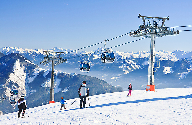 포토 JPG 해외이미지 주간 계절 스포츠 여행 포즈 겨울 모션 휴가 스키 산 건강 사람 경사 취미 사람없음 야외 세로 흰색 곤돌라 시원함 가루 언덕 속도 휴양지 날카로움 리프트 스키선수 루트 자취 해외202004 해외포토 자연요소 컬러 겨울스포츠 운동선수 장소 파일형식 이미지허브