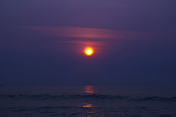 포토 JPG 해외이미지 구름 계절 파도 바다 섬 여행 백그라운드 오렌지 자연 하늘 휴가 휴식 풍경 사람없음 물 여름 파란색 빛 햇빛 태양 반사 일출 맑음 황혼 일몰 새벽 만 황금 장면 해외202004 해외포토 자연요소 컬러 컨셉 과일 날씨 노을 생태계 파일형식 이미지허브