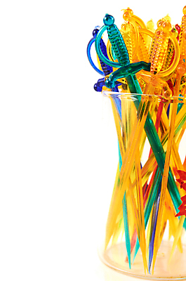 포토 JPG 해외이미지 유리 샌드위치 손잡이 사람없음 초록색 파란색 컬러풀 노란색 주방 도구 투명 막대기 플라스틱 오브젝트 해외202004 해외포토 음식 컬러 재질 파일형식 이미지허브