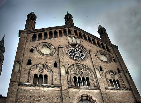 포토 JPG 해외이미지 농업 하늘 주택 풍경 사람없음 농장 이탈리아 시골 도시 중세 정사각형 대성당 북쪽 바이오 평야 해외202004 해외포토 도형 유럽 산업 자연 건물 성당 역사 방향 파일형식 이미지허브