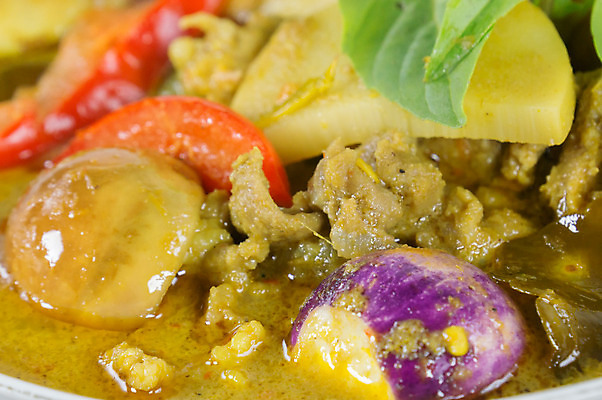 포토 JPG 해외이미지 전통 접시 아시아 문화 잎 태국 고추 탁자 가지 건강 요리 동양인 사람없음 빨간색 초록색 식당 식사 저녁식사 치킨 우유 뜨거움 사발 아침식사 먹기 레몬 대나무 매움 슬라이스 코코넛 후추 카레 바질 점심식사 해외202004 해외포토 나무 식물 식기 나라 음식 컬러 가구 채소 과일 모션 유제품 인종 상점 사기그릇 맛 향신료 닭고기요리 파일형식 이미지허브