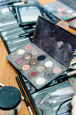 포토 JPG 해외이미지 직업 여자 얼굴 그림자 사람없음 치료 세로 세트 컬러풀 유행 화장품 붓 상품 가루 볼터치 피부 크림 오브젝트 마스카라 아이섀도 제비 많음 해외202004 해외포토 컬러 컨셉 의학 조류 사람 신체부위 화장 뷰티 파일형식 이미지허브