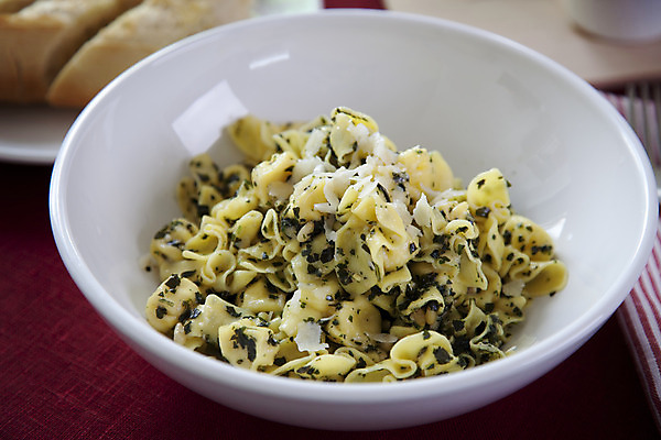 포토 JPG 해외이미지 음식 빵 채소 파스타 건강 요리 사람없음 식사 이탈리아 샐러드 사발 맛 컵받침 점심식사 해외202004 해외포토 유럽 컨셉 서양음식 사기그릇 받침대 파일형식 이미지허브