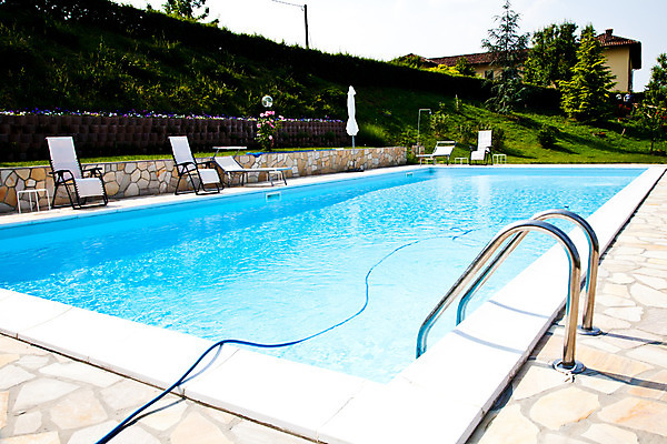 포토 JPG 해외이미지 나무 여행 자연 벽지 하늘 호텔 휴가 휴식 주택 풍경 사람없음 야외 초록색 물 여름 파란색 빛 햇빛 태양 농장 정원 수영 스파 침묵 이탈리아 고급 휴양지 포도밭 산기슭 파라다이스 피에몬테 해외202004 해외포토 자연요소 식물 계절 유럽 컬러 컨셉 밭 농업 숙소 산 건물 소리 장소 수상스포츠 생태계 파일형식 이미지허브