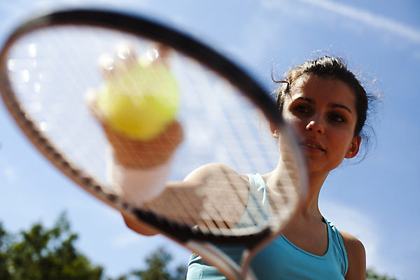 포토 JPG 해외이미지 주간 서양인 우먼라이프 여자 하늘 한명 들기 상반신 성인 야외 앞모습 여름 테니스 테니스라켓 소프트포커스 즐거움 테니스복 성인여자한명만 해외202004 해외포토 자연요소 외국인 1 라이프스타일 계절 감정 뷰포인트 모션 촬영기법 사람 운동복 구기 라켓 여자한명만 성인여자만 파일형식 이미지허브
