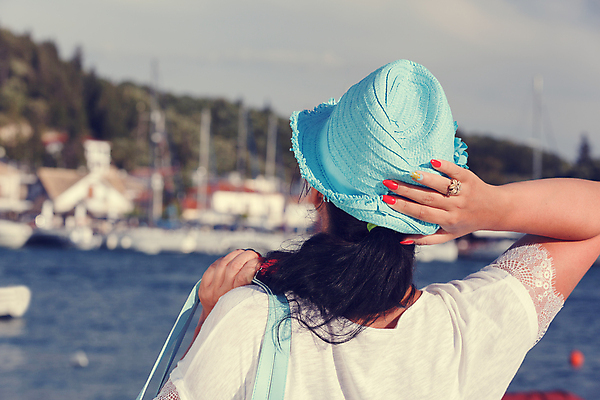 포토 JPG 해외이미지 백인 1 라이프스타일 응시 여자 바다 여행 컨셉 요트 자연 휴가 따뜻함 관리 한명 서기 야외 30대 파란색 햇빛 유행 일몰 화려 기다림 고급 우아함 포트 밀짚 스타일 해외202004 해외포토 서양인 시선 컬러 배_교통 모션 사람 생활 장년 태양 노을 짚 생태계 파일형식 이미지허브