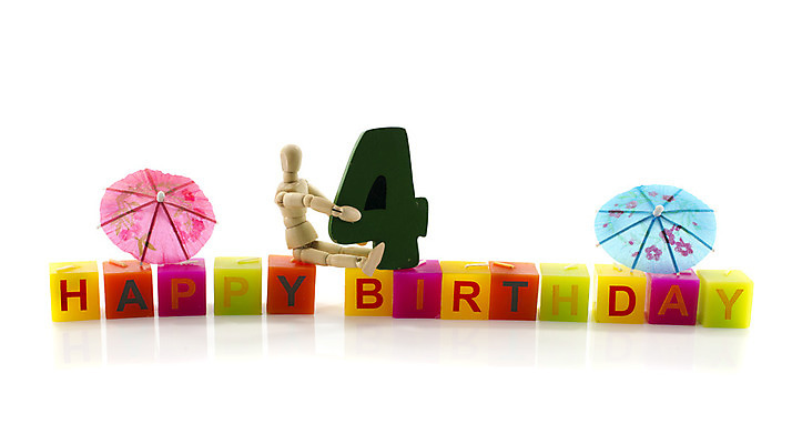 포토 JPG 해외이미지 행복 분홍색 사람없음 목재 빨간색 초록색 빛 숫자 노란색 파티 검은색 블록 생일 4 꼭두각시 해외202004 해외포토 나무 문자 기념일 감정 컬러 재료 이벤트 파일형식 이미지허브