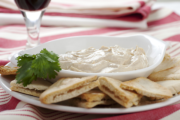 포토 JPG 해외이미지 음식 빵 사람없음 사발 지중해 점심식사 채식주의자 피타 해외202004 해외포토 바다 식사 사기그릇 채식 파일형식 이미지허브