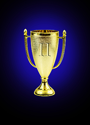 포토 JPG 해외이미지 스포츠 백그라운드 성공 기념 손잡이 이벤트 사람없음 컵 세로 파란색 빛 금속 검은색 경쟁 축하 우승 황금 큼 대표 상패 싱글 광택 명예 고립 승자 시상식 챔피언 필승 완전 해외202004 해외포토 식기 컬러 컨셉 재질 최고 크기 상_우승 파일형식 이미지허브