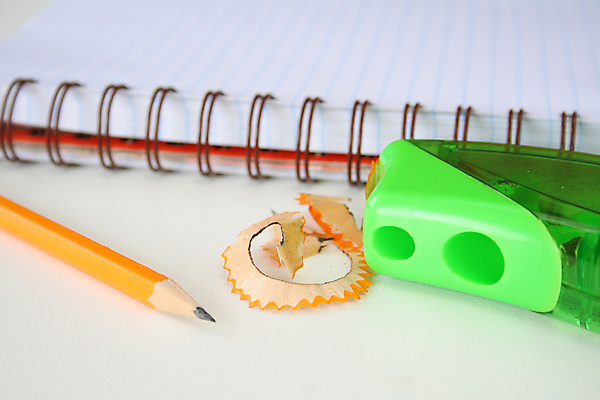 포토 JPG 해외이미지 교육 비즈니스 교실 학교 사람없음 책 스터디 숫자 알약 연필 쪽지 공책 잡지 신학기 대학교 날카로움 최초 구성 부스러기 공급 해외202004 해외포토 문자 문구용품 학용품 간행물 학습 필기구 약 파일형식 이미지허브